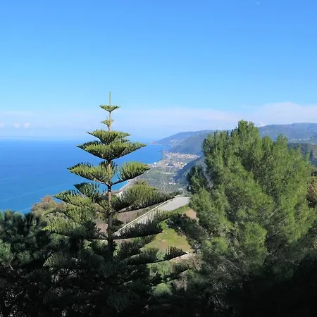 Villa With Sea View *